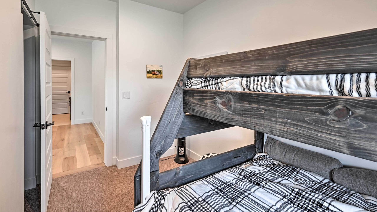 Photo of Bedroom in Oak Creek