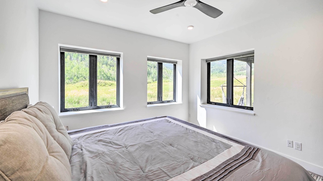 Photo of Bedroom in Oak Creek