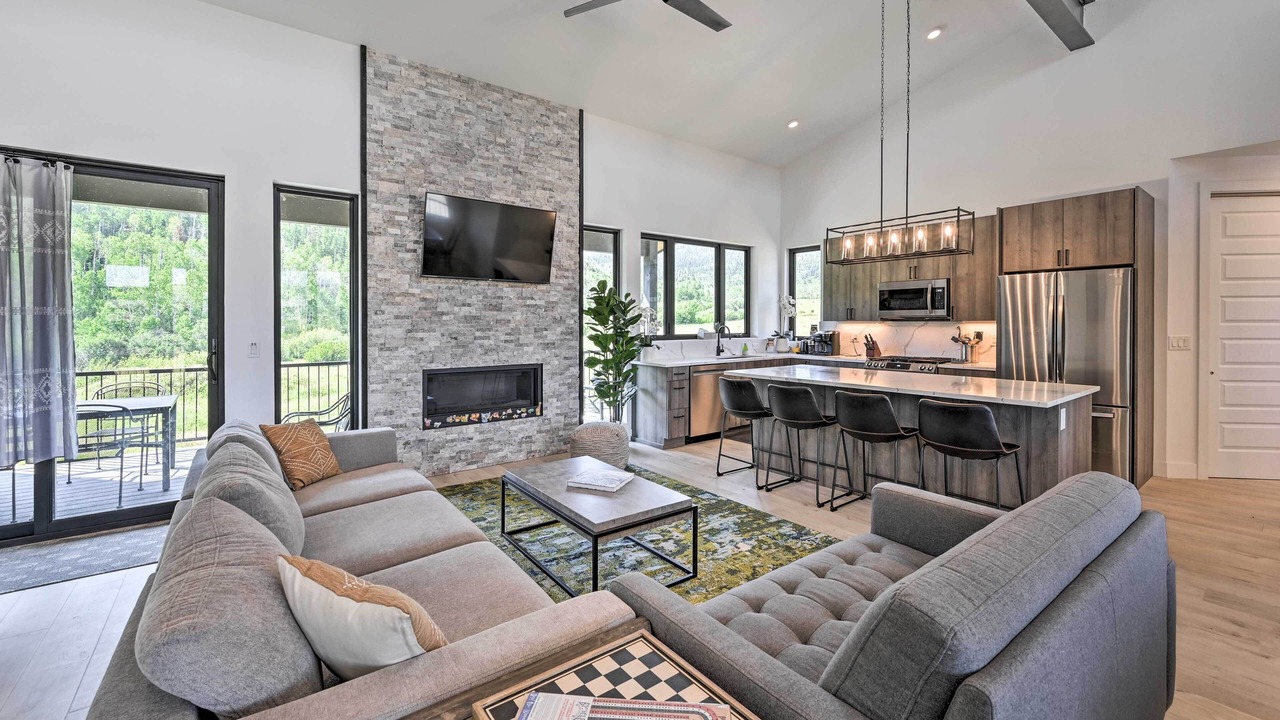 Photo of Livingroom in Oak Creek