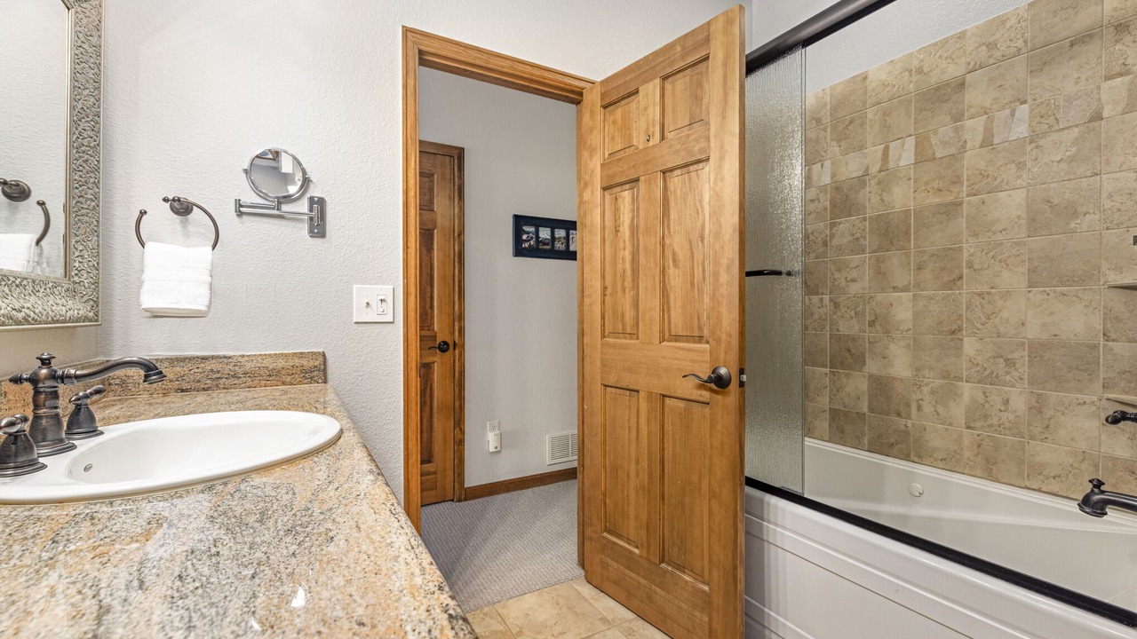 Photo of Bathroom in Aspen Brook
