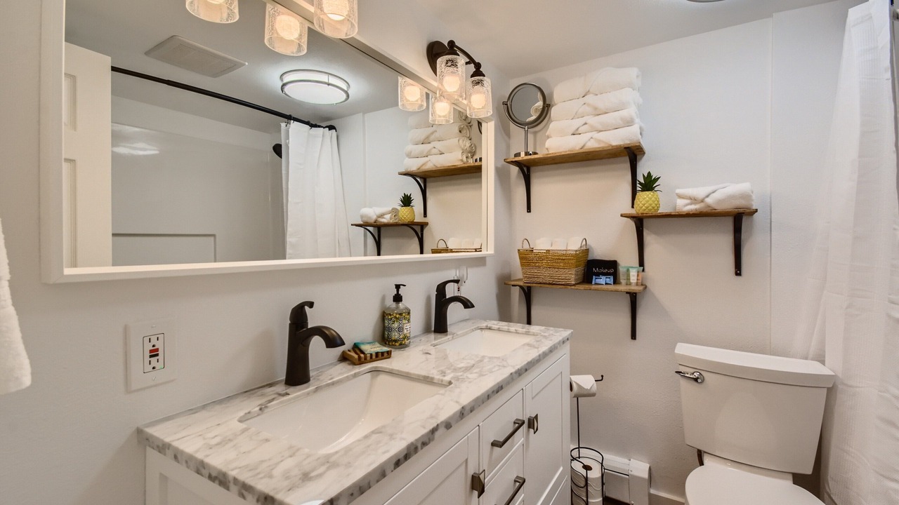 Photo of Bathroom in East Old Golden Rd