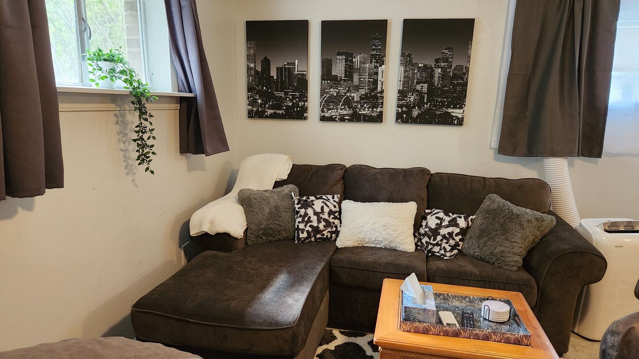 Photo of Livingroom in East Old Golden Rd