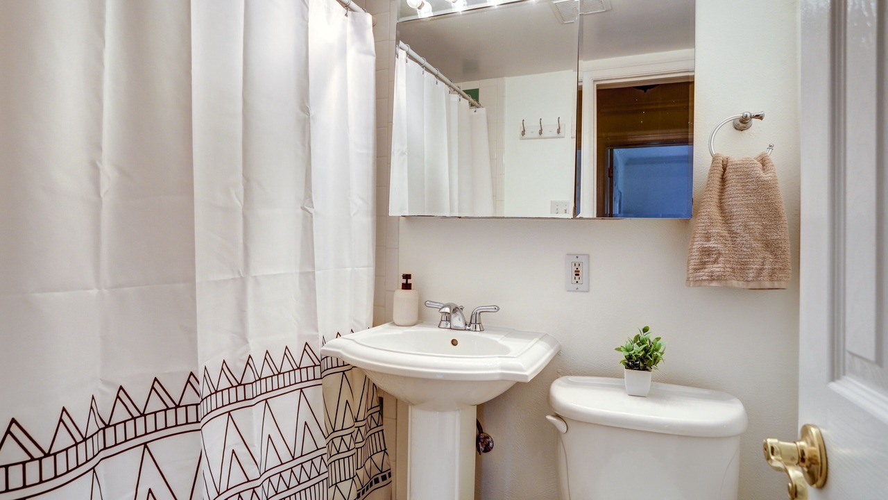Photo of Bathroom in South Park Hill