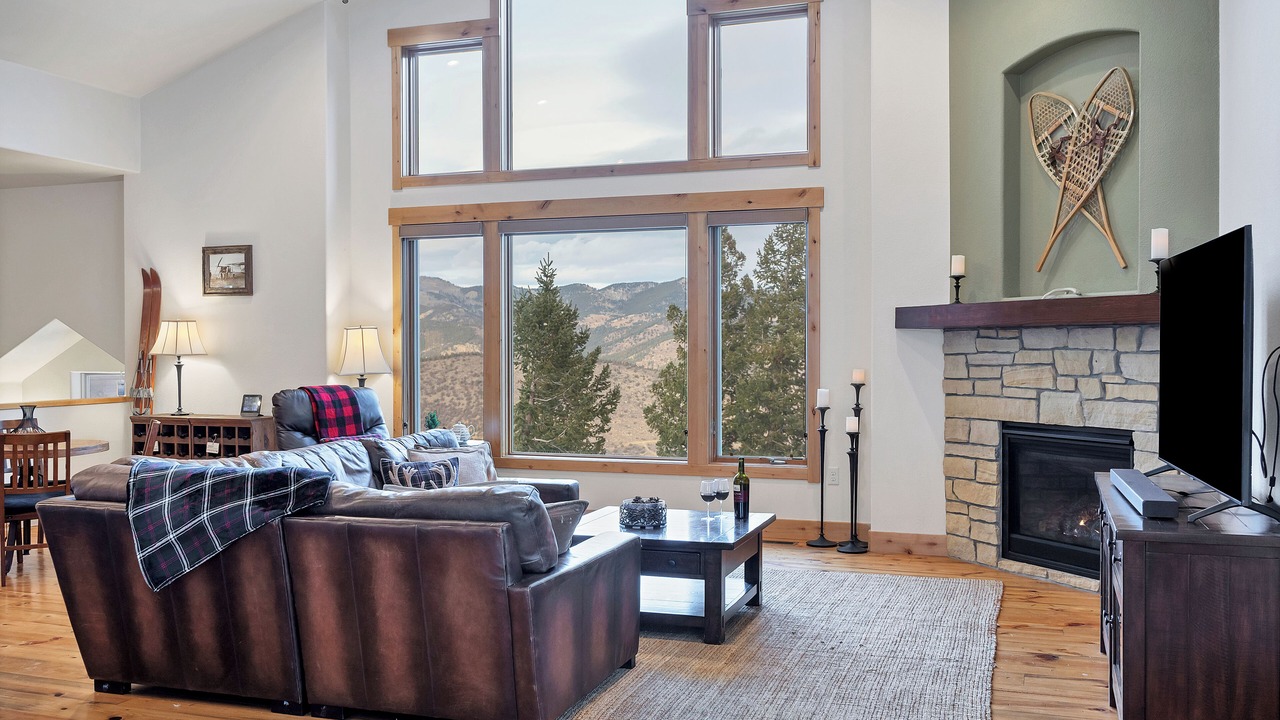 Photo of Livingroom in Evergreen