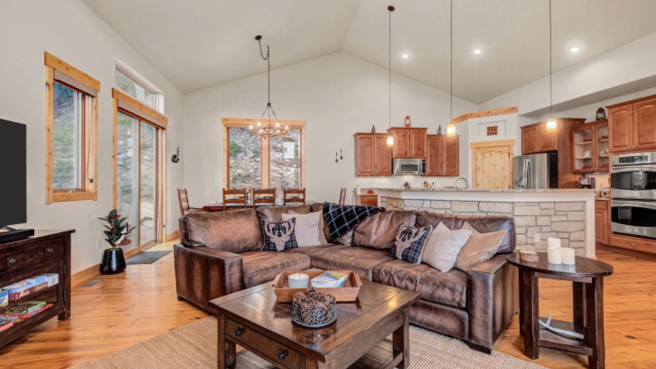 Photo of Livingroom in Evergreen