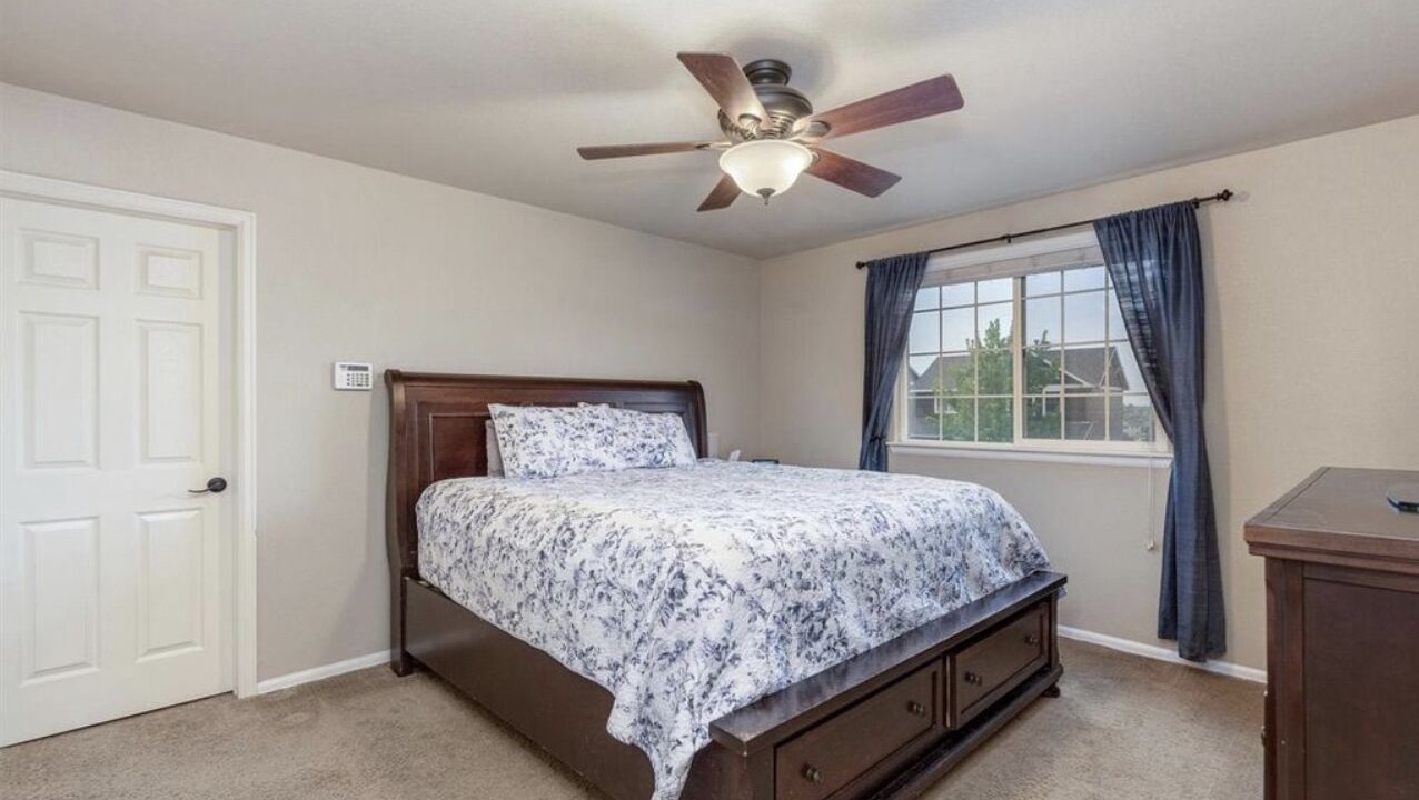 Photo of Bedroom in Aurora