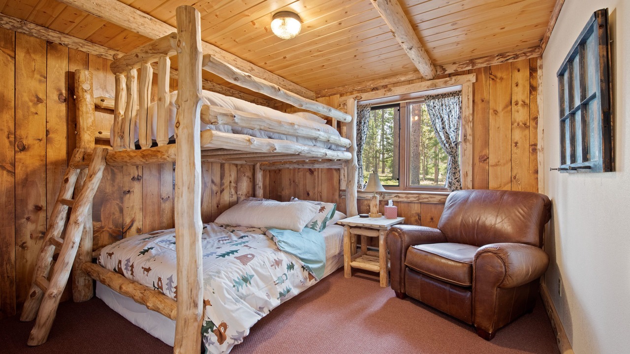 Photo of Bedroom in Sunset Ridge