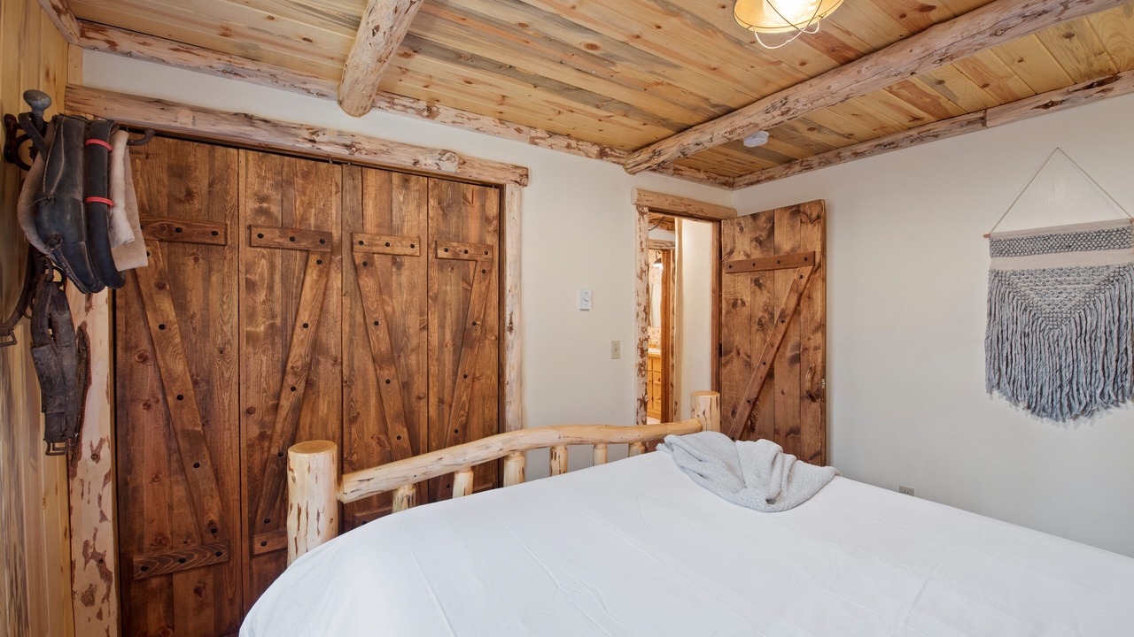 Photo of Bedroom in Sunset Ridge