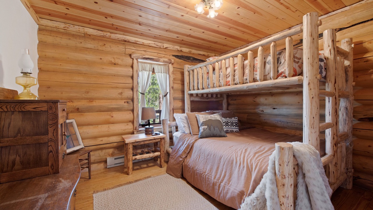 Photo of Bedroom in Sunset Ridge