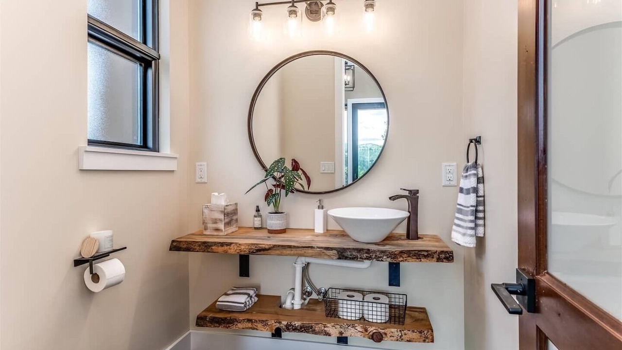 Photo of Bathroom in Bailey