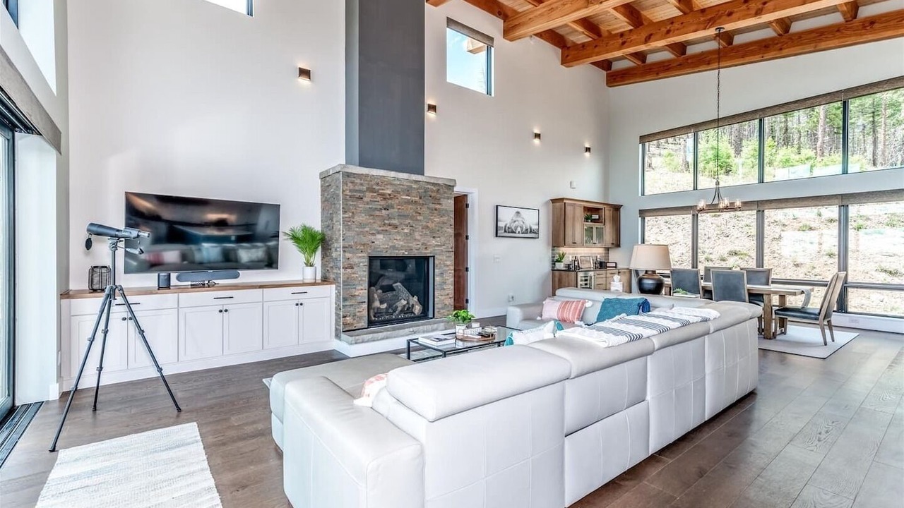 Photo of Livingroom in Bailey