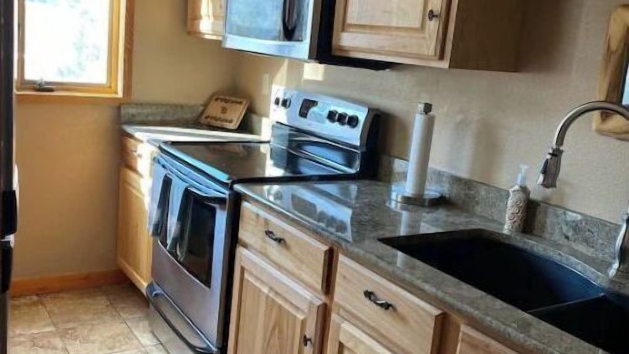 Photo of Kitchen in Lakeside Village