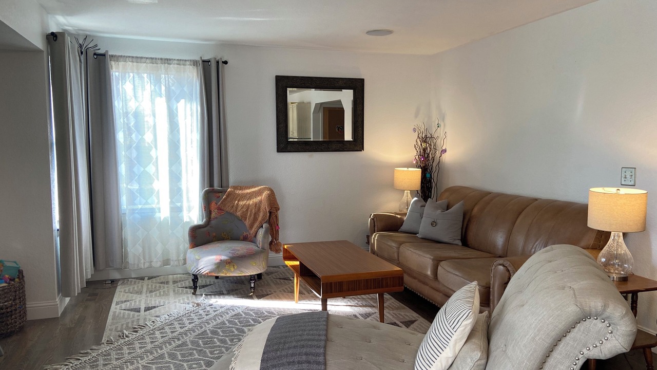 Photo of Livingroom in Erie