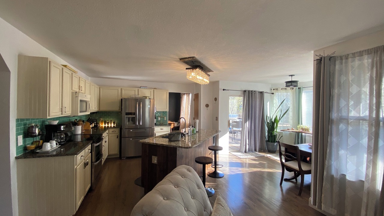 Photo of Livingroom in Erie