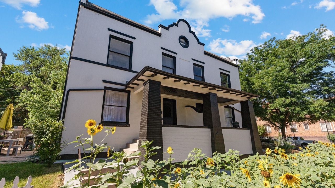 Photo of Outdoor in Uptown