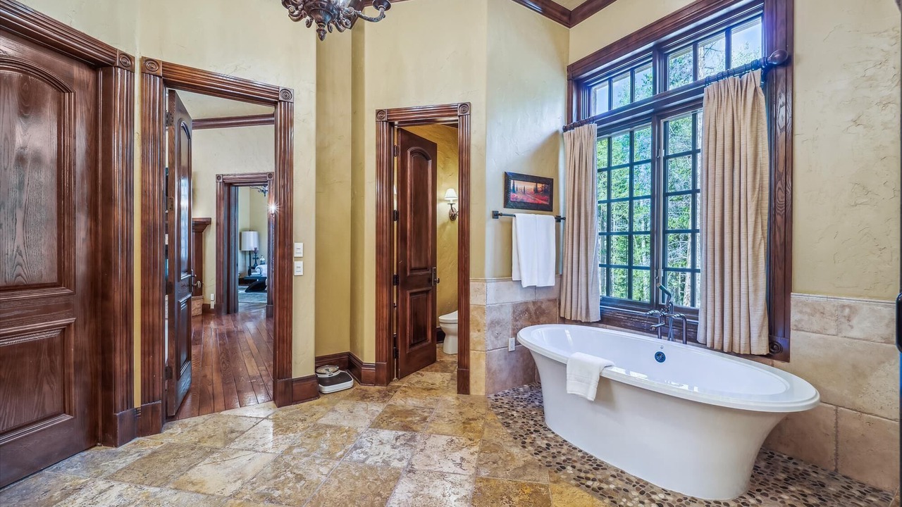 Photo of Bathroom in Warrior's Mark West