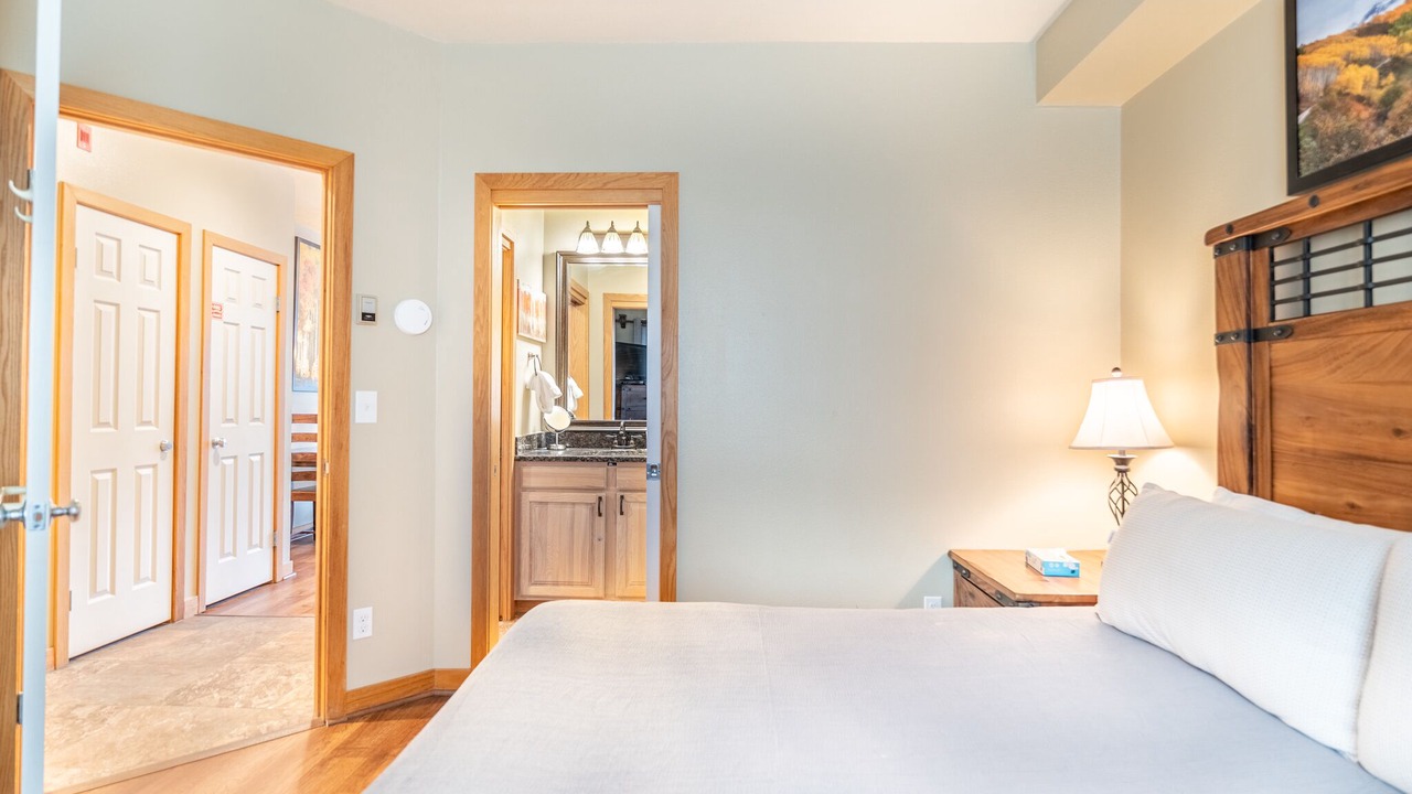 Photo of Bathroom in Lakeside Village