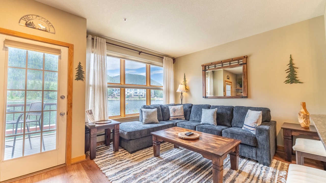 Photo of Patio Balcony in Lakeside Village