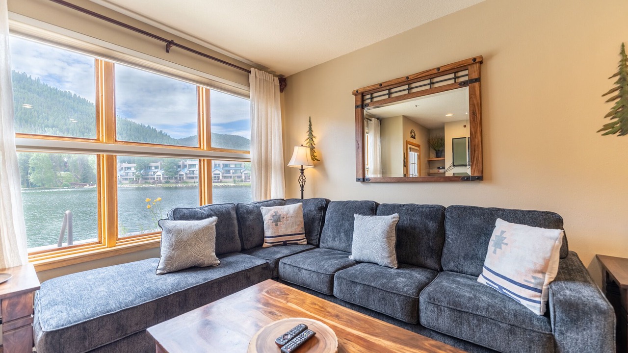 Photo of Patio Balcony in Lakeside Village