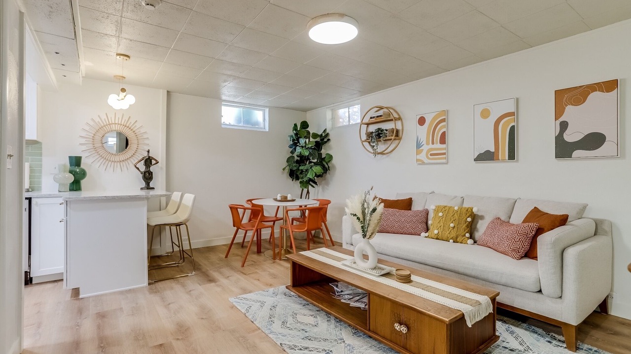 Photo of Livingroom in Aurora