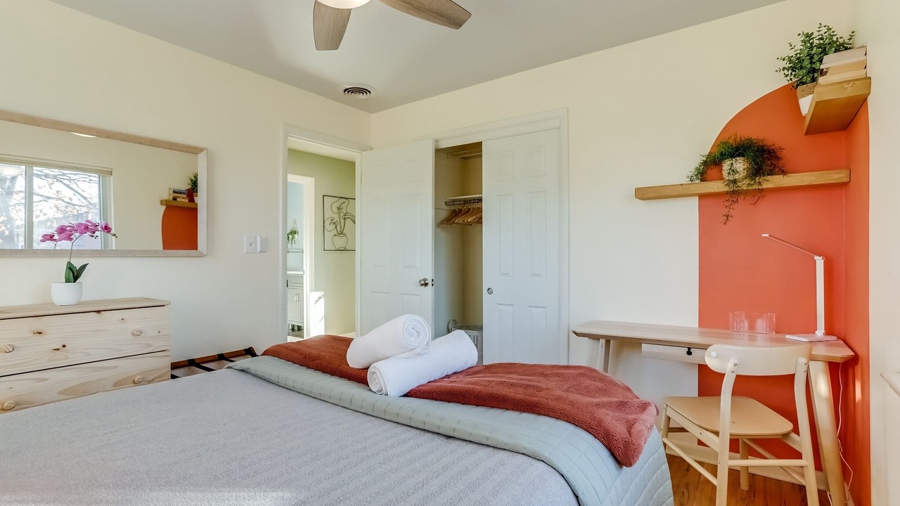 Photo of Bedroom in Aurora