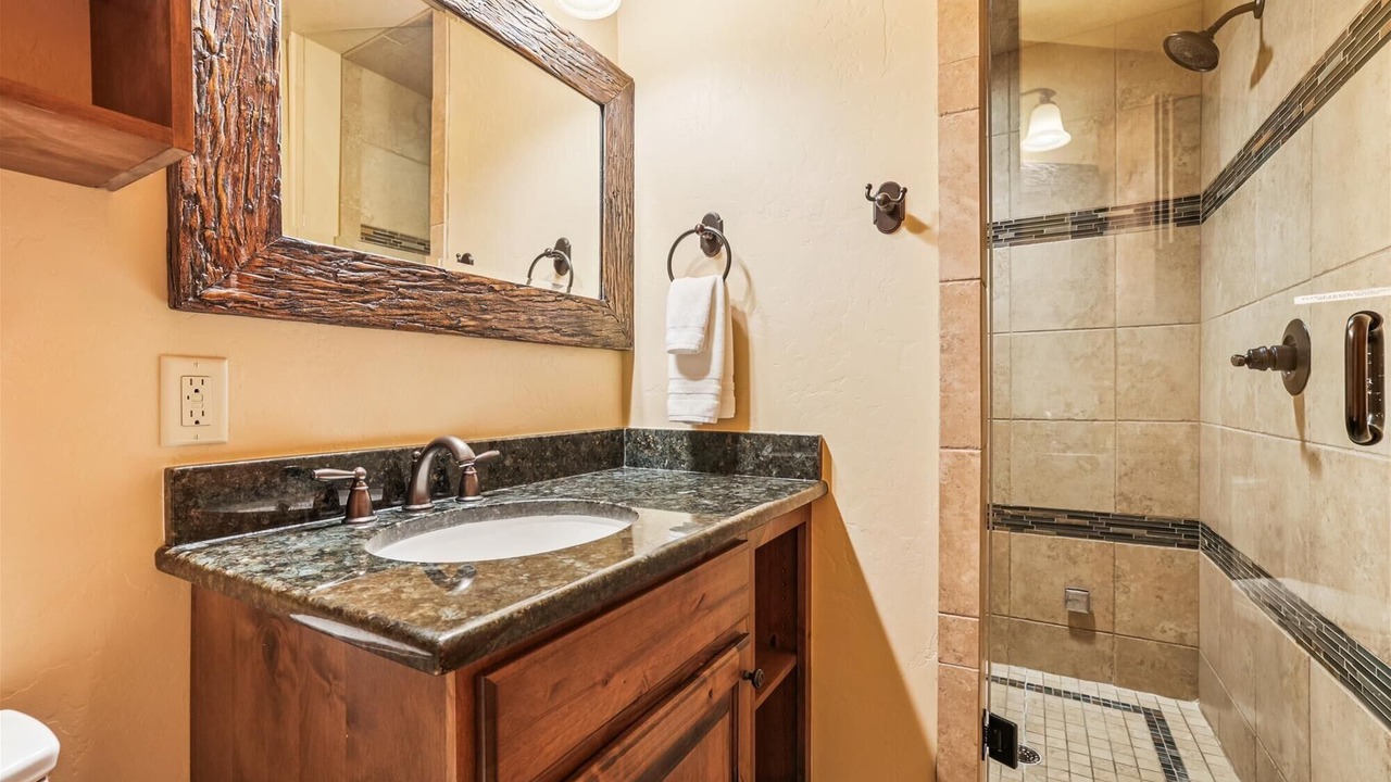 Photo of Bathroom in Trafalgar