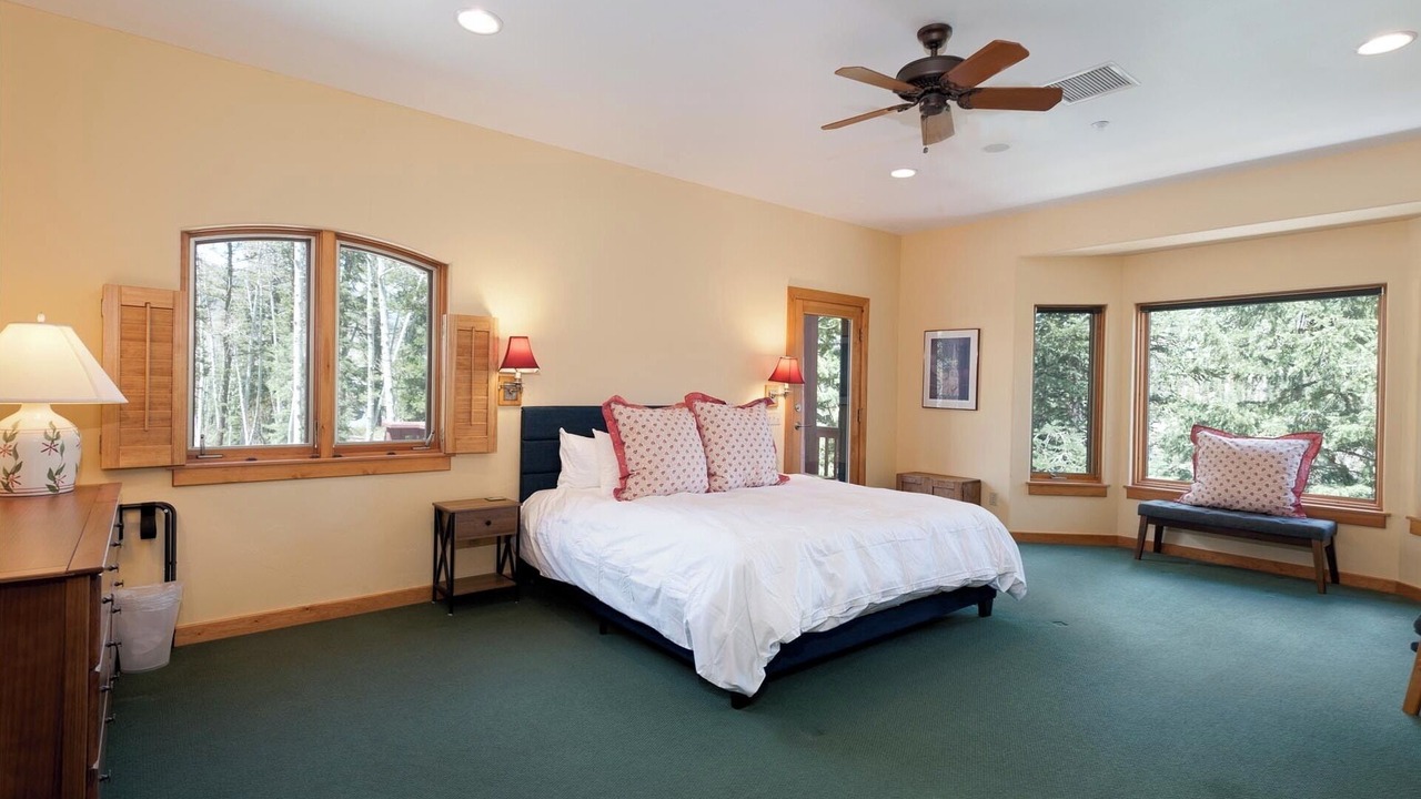 Photo of Livingroom in Columbine Lake