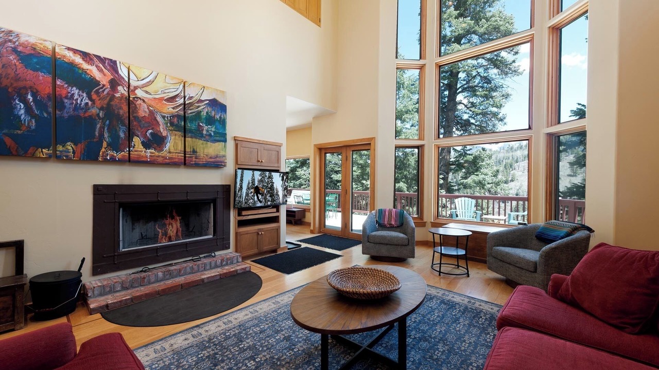 Photo of Livingroom in Columbine Lake