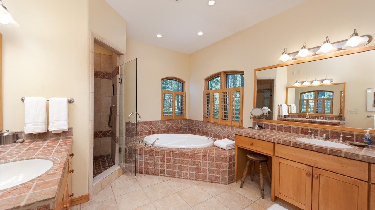 Photo of Bathroom in Columbine Lake