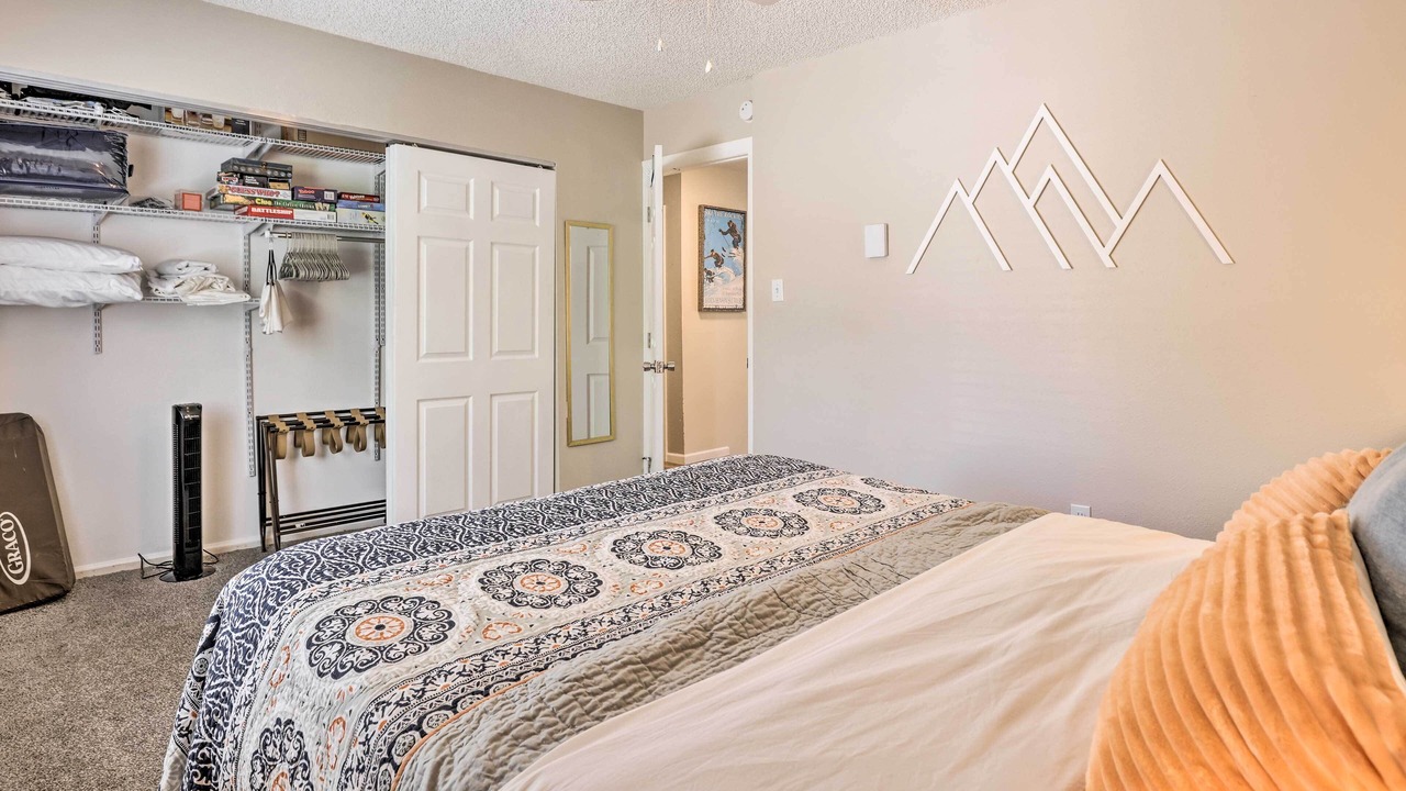 Photo of Bedroom in Summit Cove