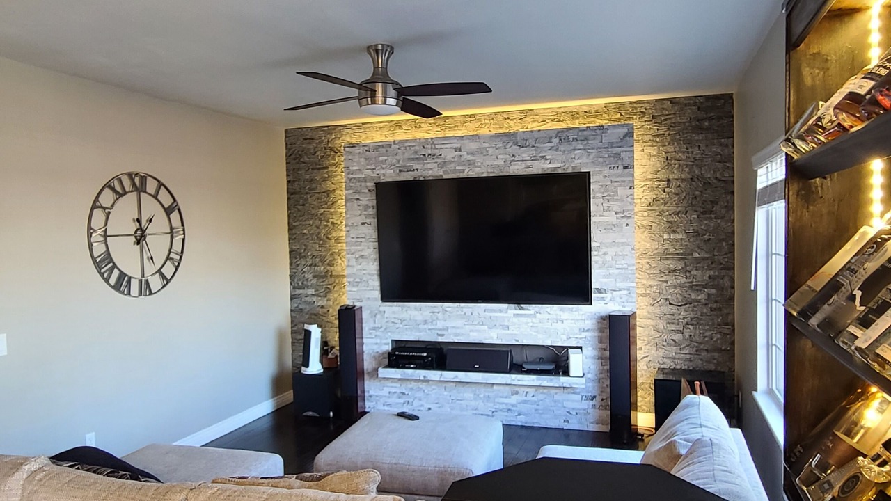 Photo of Livingroom in Northridge