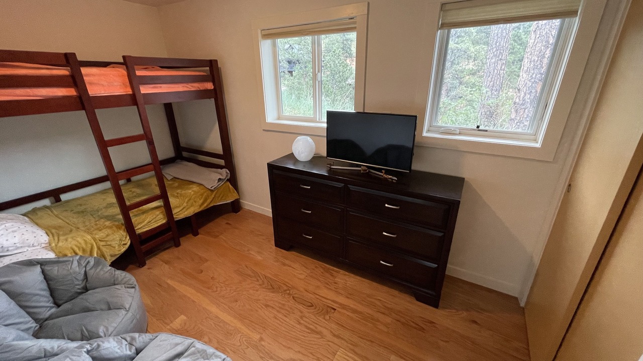 Photo of Bedroom in Cascade