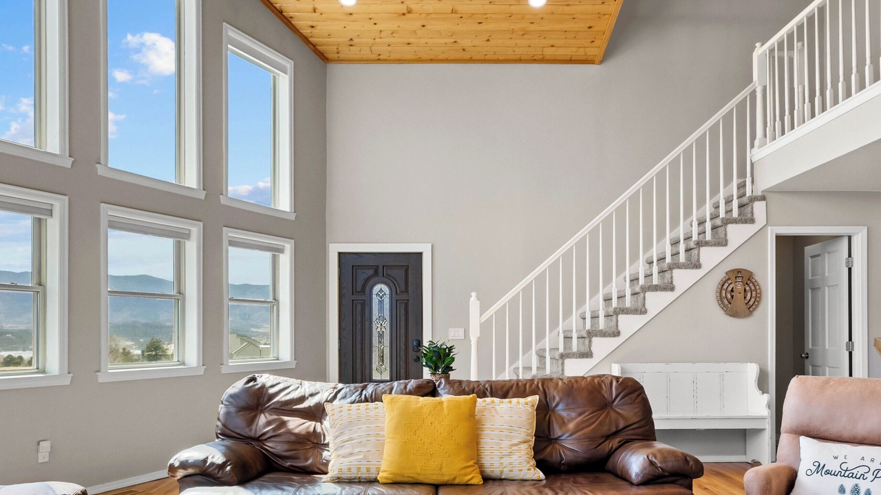 Photo of Livingroom in Gleneagle