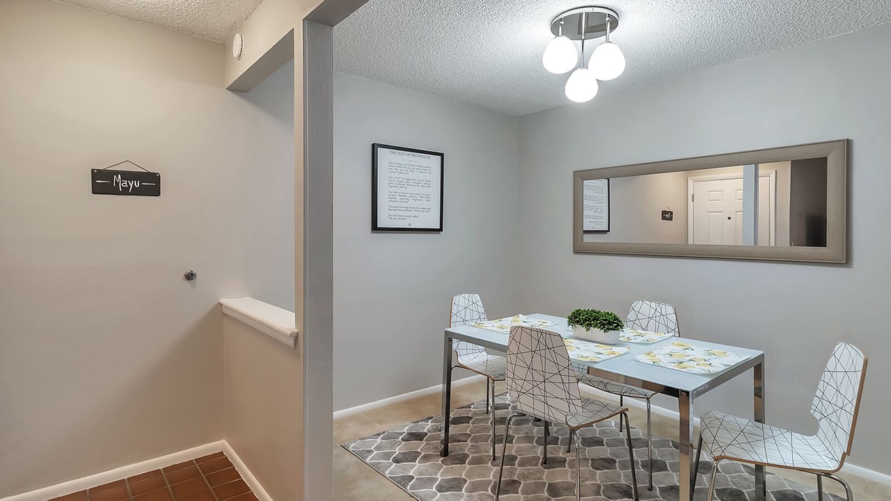 Photo of Livingroom in Aurora