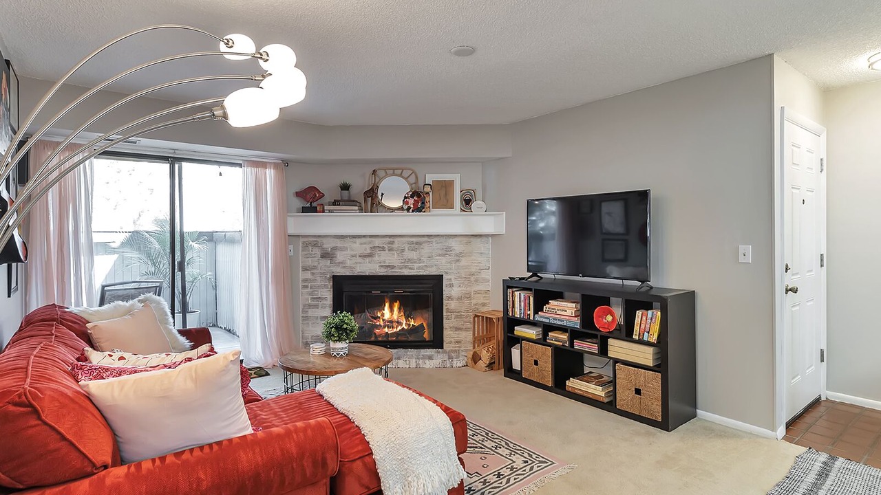 Photo of Livingroom in Aurora
