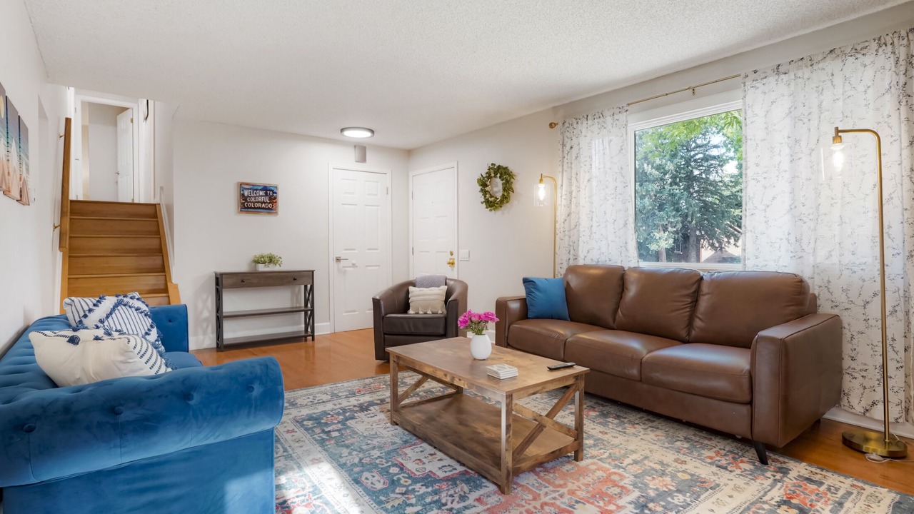 Photo of Livingroom in North Central Westminster