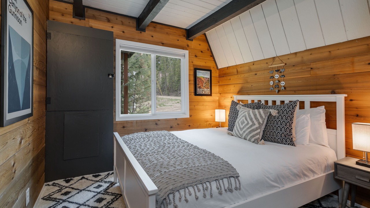 Photo of Bedroom in Blue River
