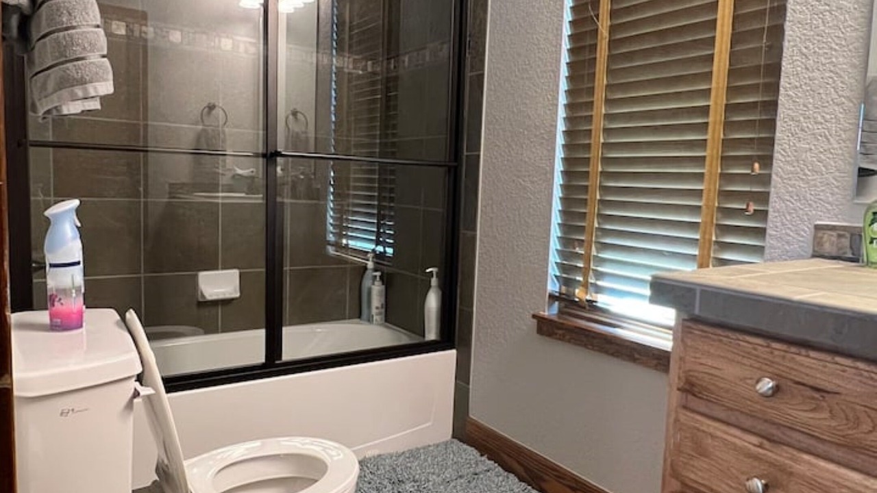 Photo of Bathroom in Rendezvous