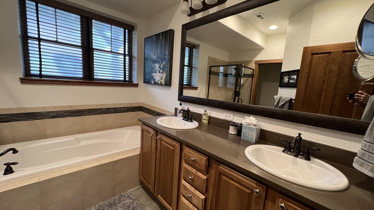 Photo of Bathroom in Rendezvous
