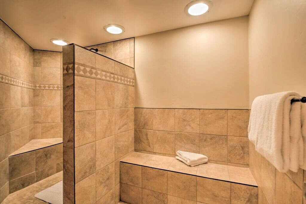 Photo of Bathroom in Peak 9