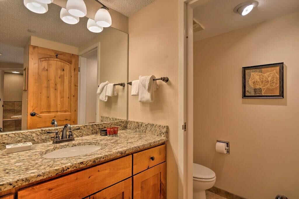Photo of Bathroom in Peak 9