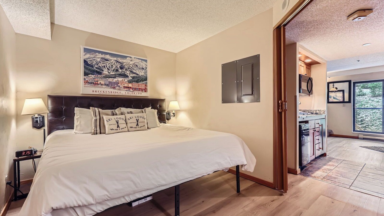 Photo of Bedroom in Peak 9