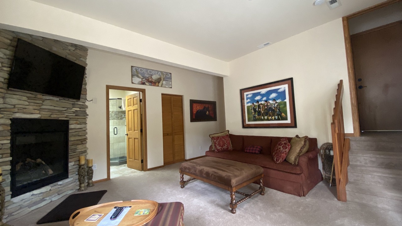 Photo of Livingroom in Evergreen
