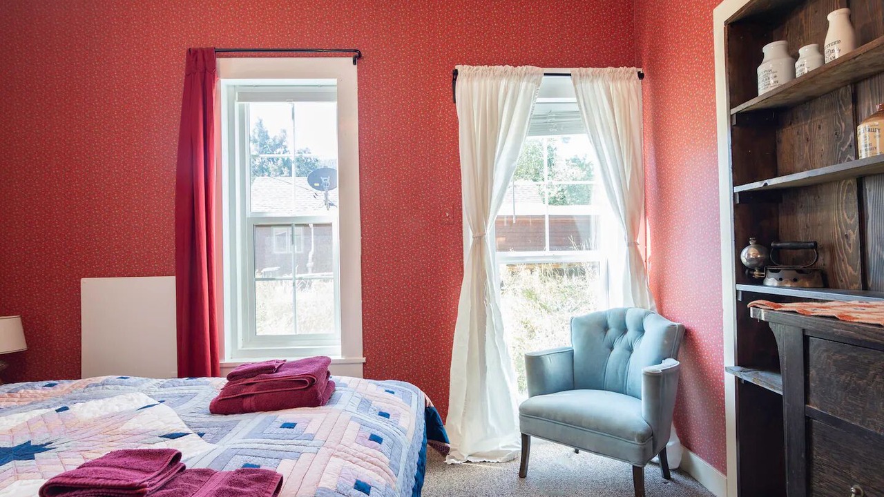Photo of Bedroom in Pine