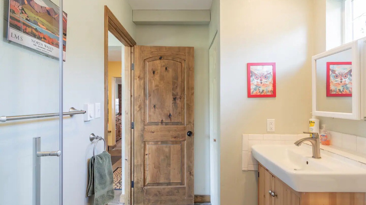 Photo of Bathroom in Pine
