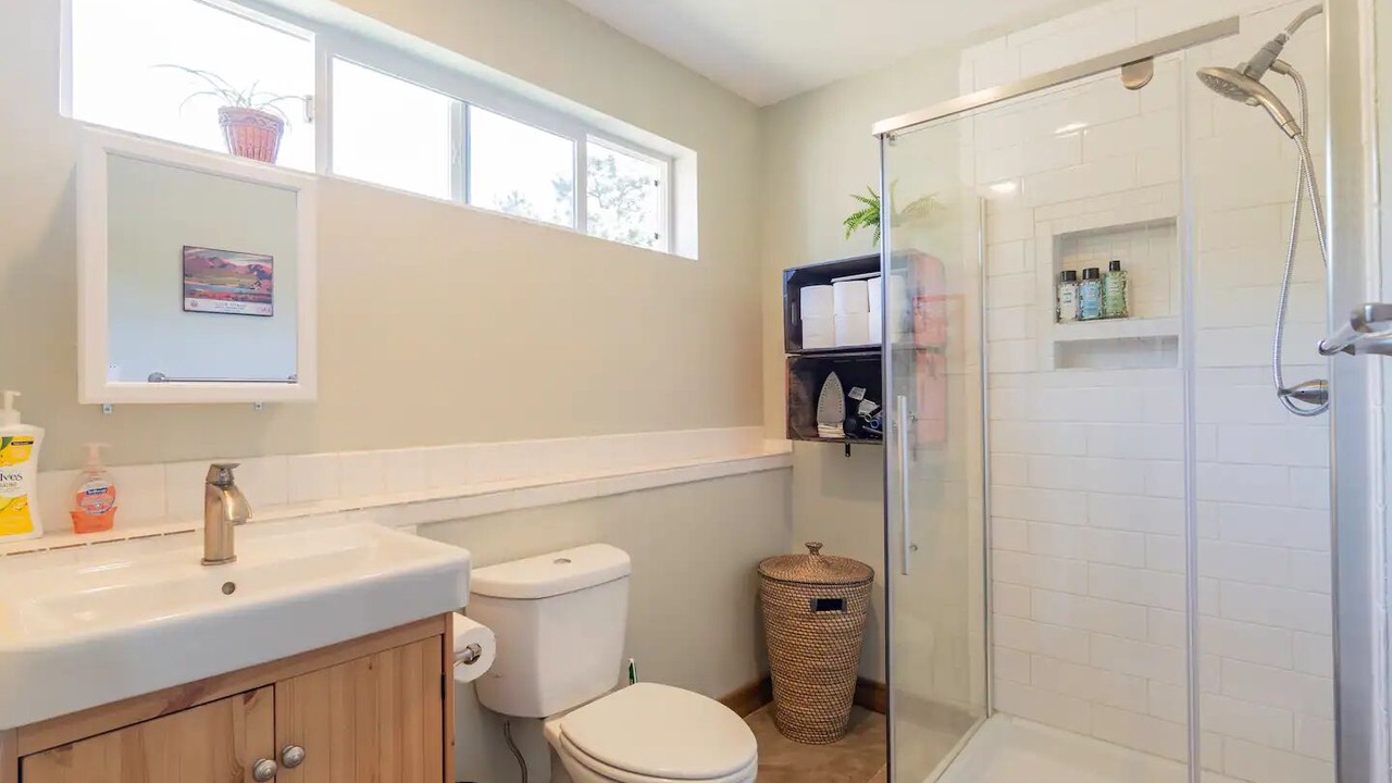 Photo of Bathroom in Pine