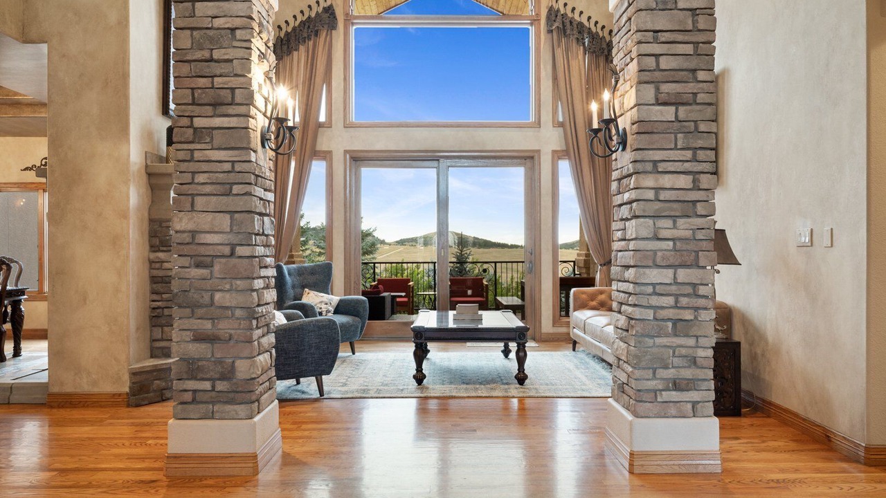 Photo of Livingroom in Monument