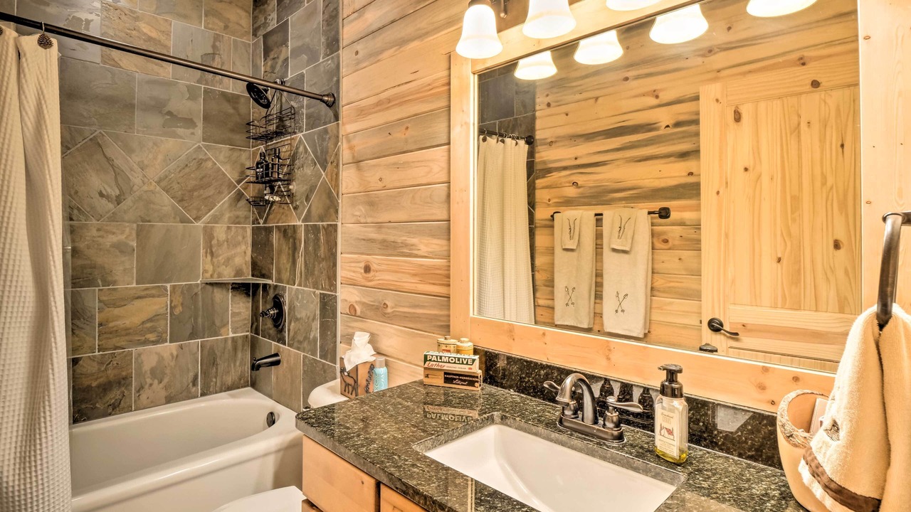 Photo of Bathroom in Indian Mountain
