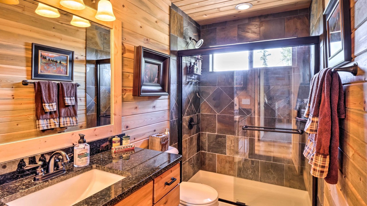 Photo of Bathroom in Indian Mountain