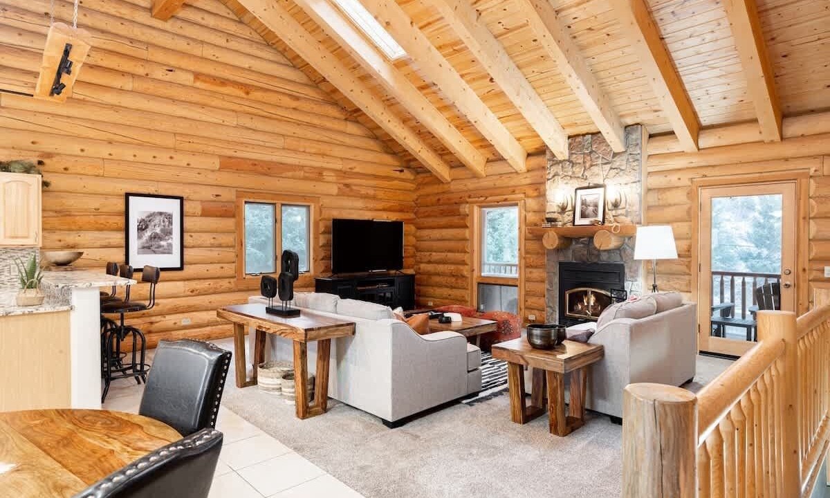 Photo of Livingroom in Idaho Springs